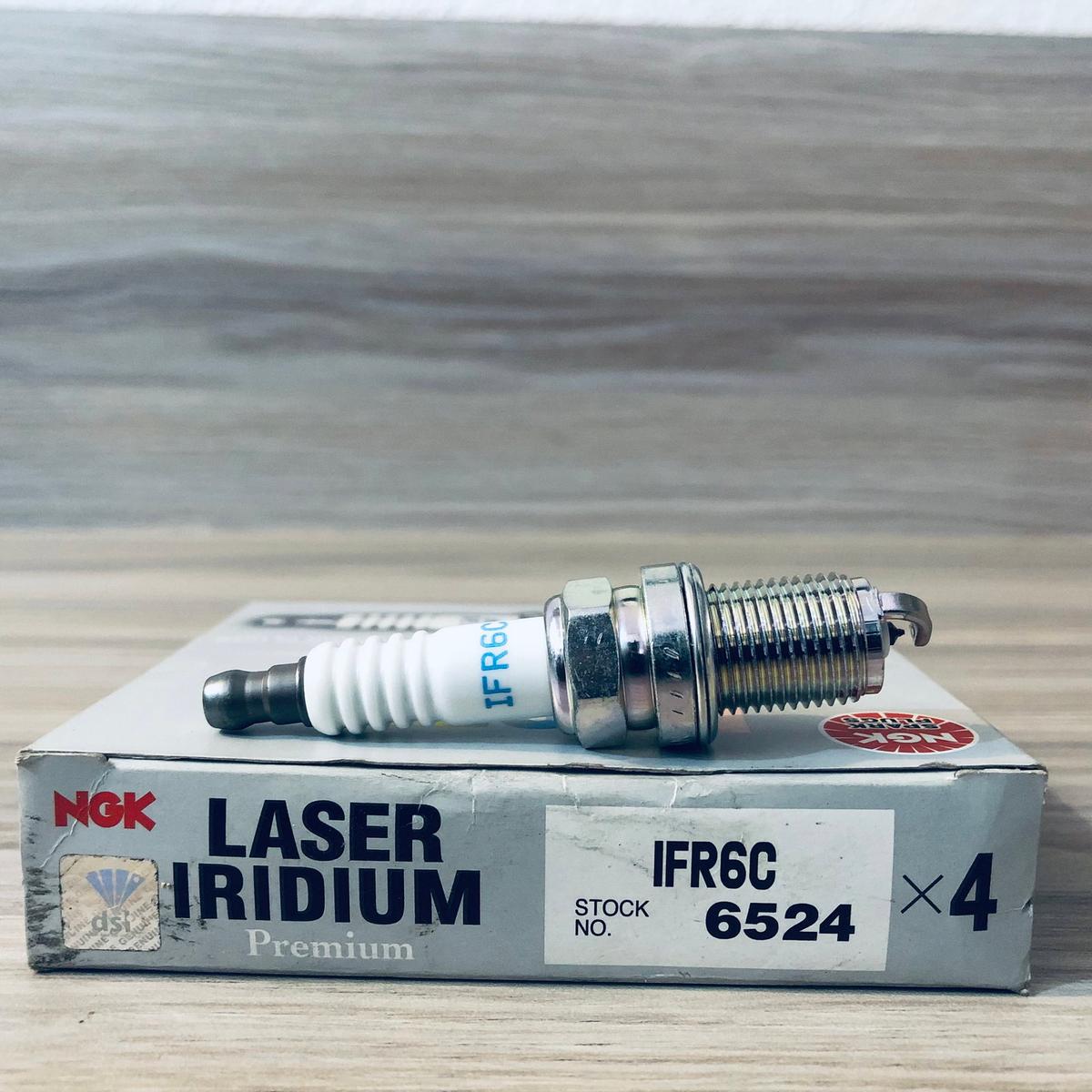 SPARK PLUG
