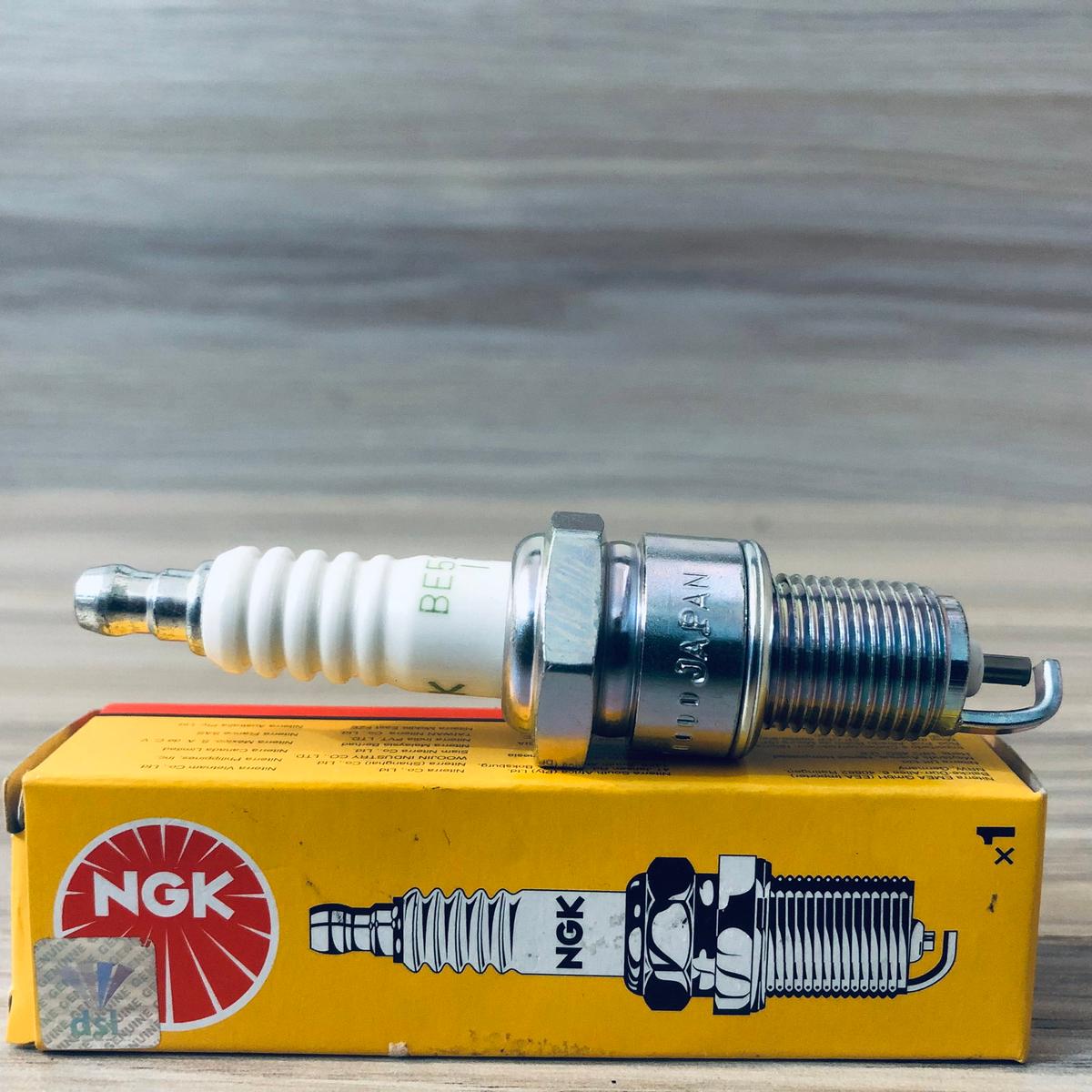 SPARK PLUG
