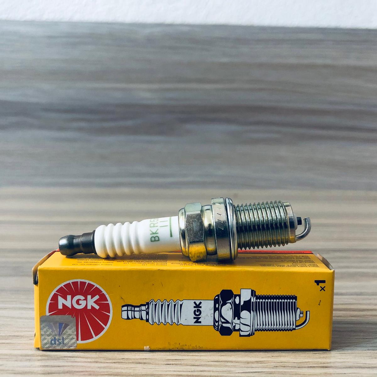 SPARK PLUG