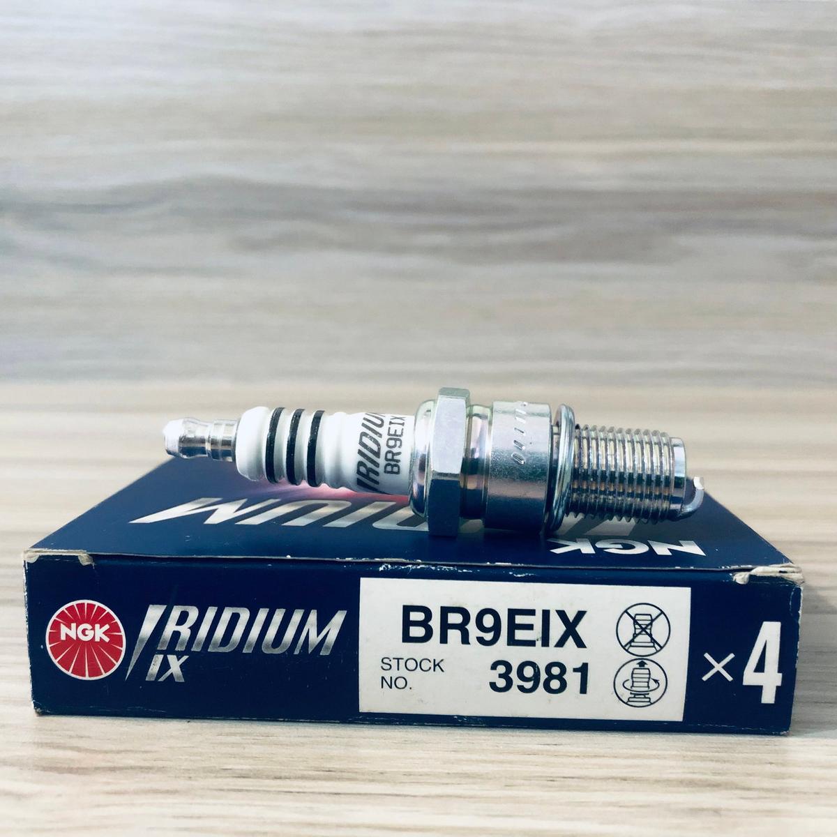 SPARK PLUG