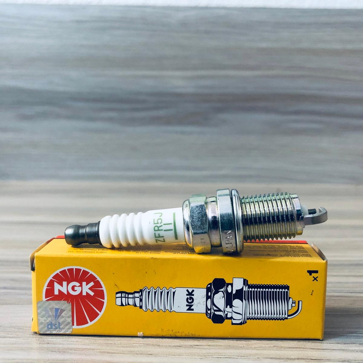 SPARK PLUG